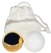 Вагинальные шарики белые